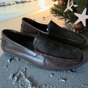TOMMY BAHAMA " NAPLES" LEATHER WOVEN LOAFER